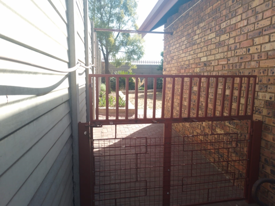 5 Bedroom Property for Sale in Duvha Park Mpumalanga