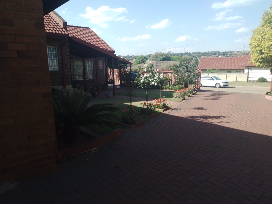 5 Bedroom Property for Sale in Duvha Park Mpumalanga