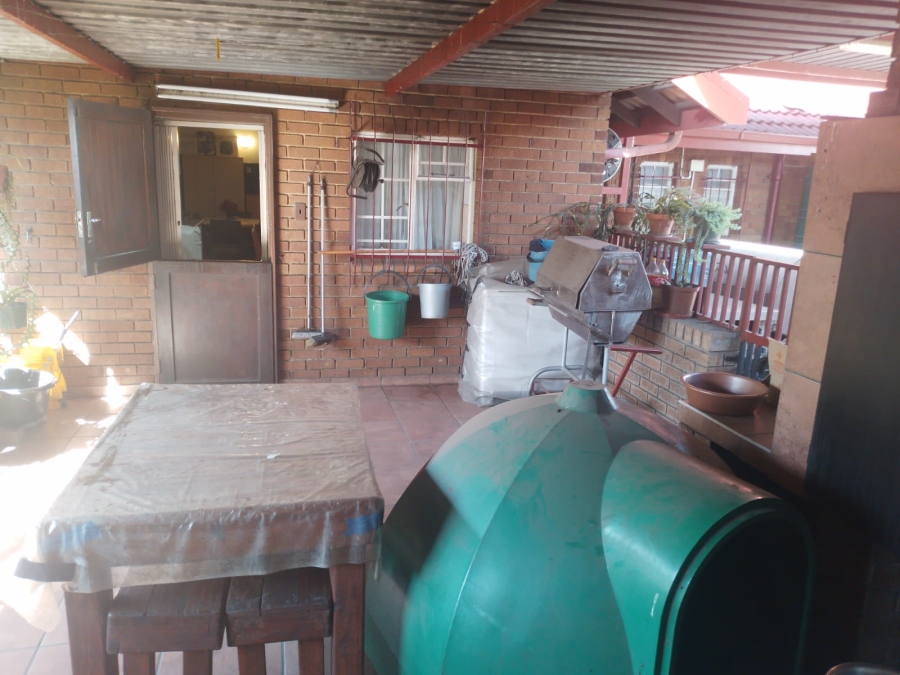 5 Bedroom Property for Sale in Duvha Park Mpumalanga