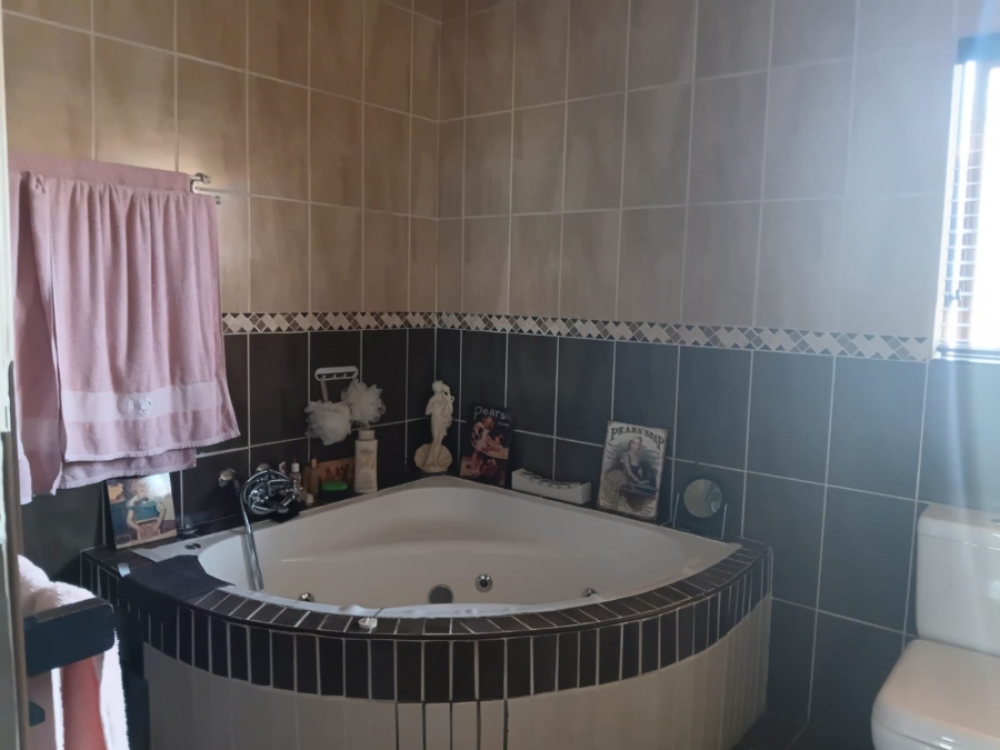 3 Bedroom Property for Sale in Reyno Ridge Mpumalanga