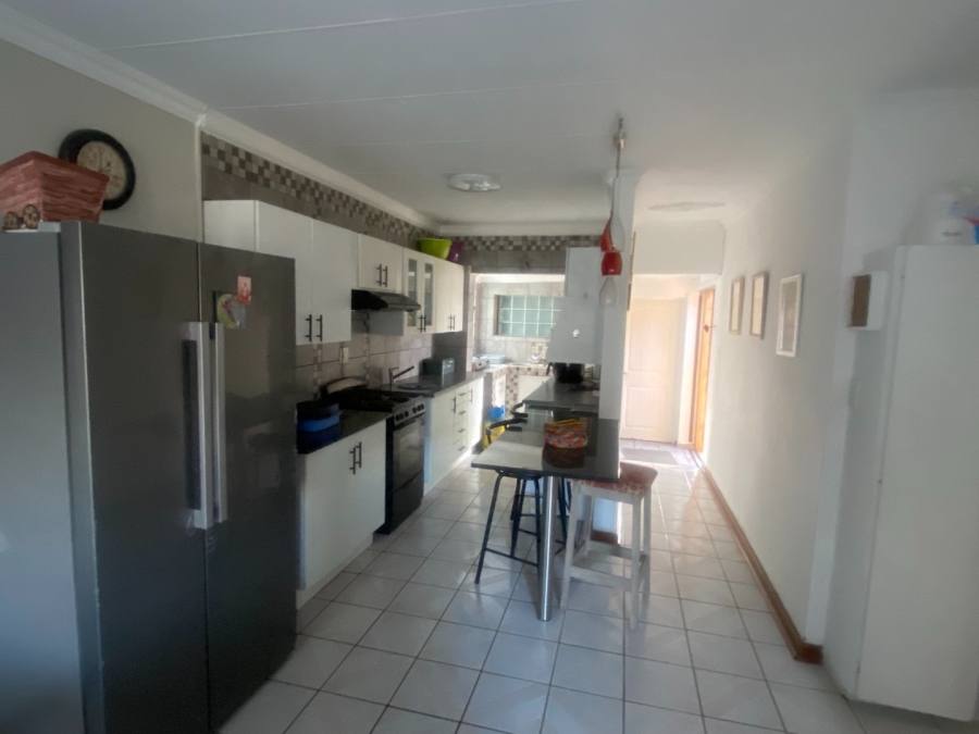 To Let 2 Bedroom Property for Rent in White River Mpumalanga