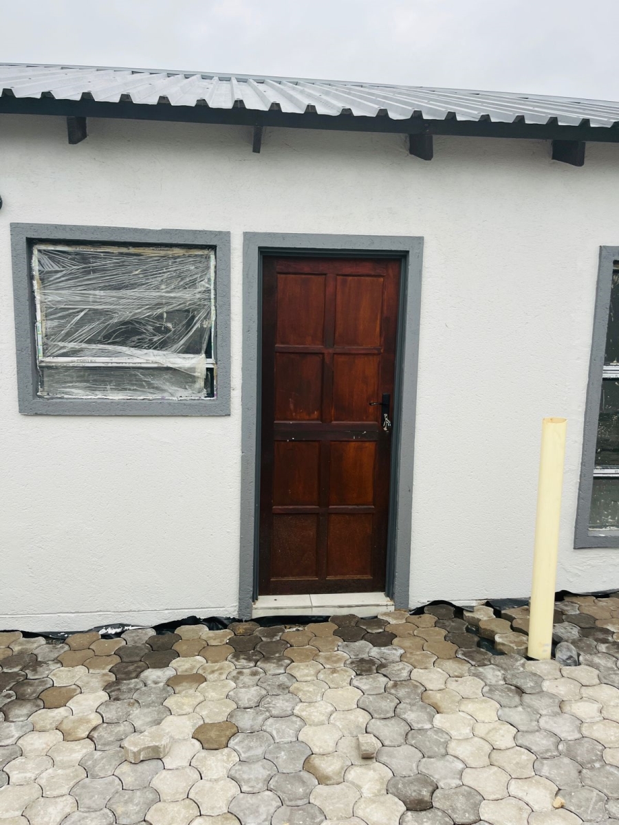 To Let 1 Bedroom Property for Rent in Msholozi Mpumalanga