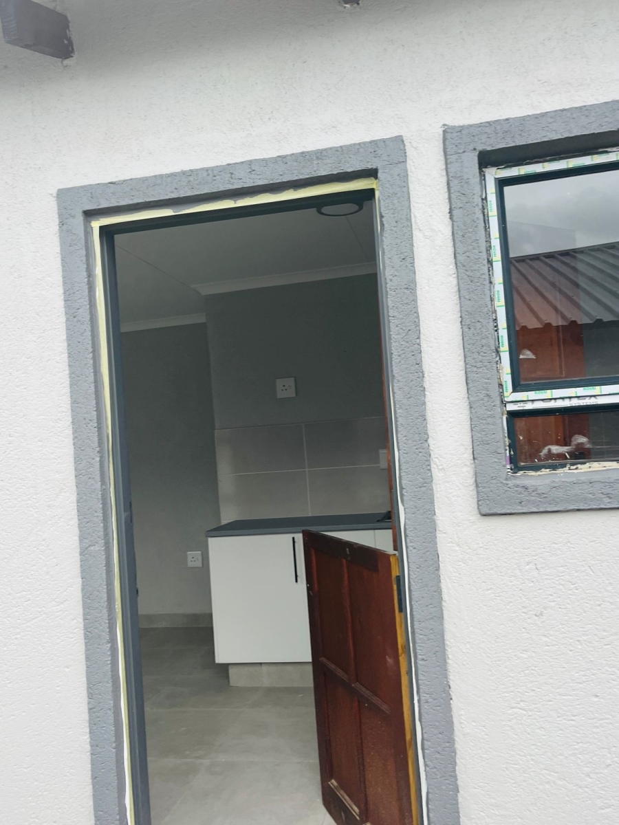 To Let 1 Bedroom Property for Rent in Msholozi Mpumalanga