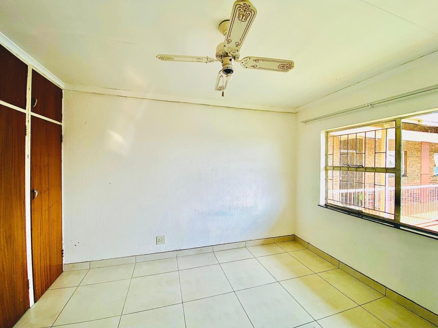 To Let 2 Bedroom Property for Rent in White River Mpumalanga