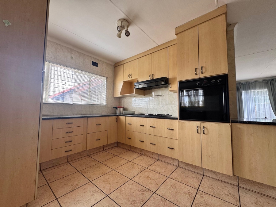 5 Bedroom Property for Sale in Tasbet Park Ext 1 Mpumalanga