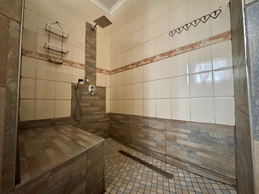 5 Bedroom Property for Sale in Tasbet Park Ext 1 Mpumalanga