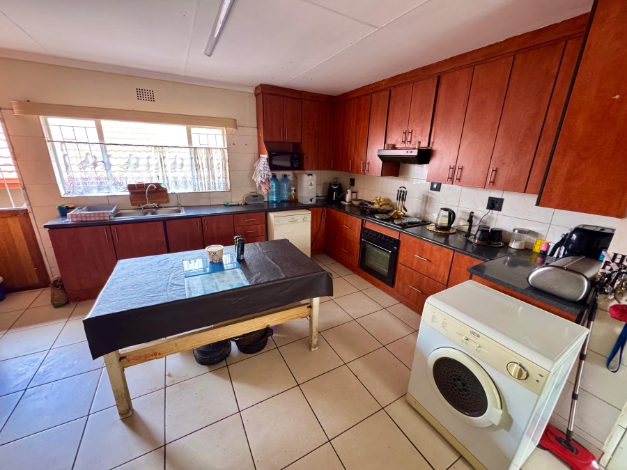 5 Bedroom Property for Sale in Tasbet Park Ext 1 Mpumalanga