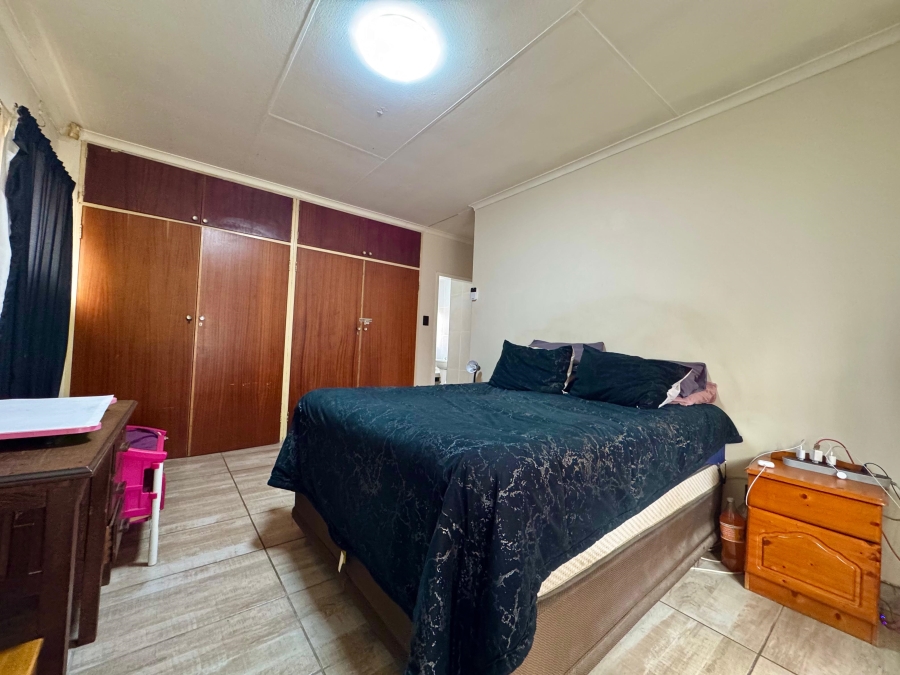 5 Bedroom Property for Sale in Tasbet Park Ext 1 Mpumalanga