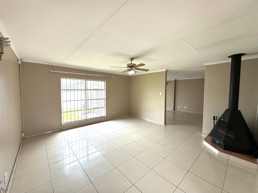 3 Bedroom Property for Sale in Kruinpark Mpumalanga