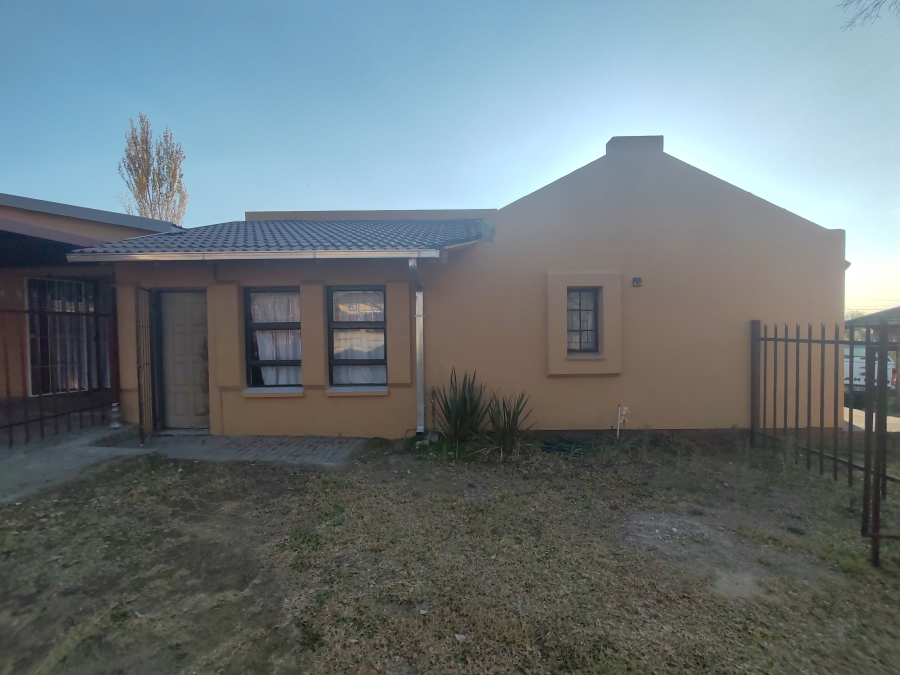 6 Bedroom Property for Sale in Secunda Mpumalanga