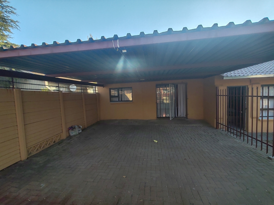 6 Bedroom Property for Sale in Secunda Mpumalanga