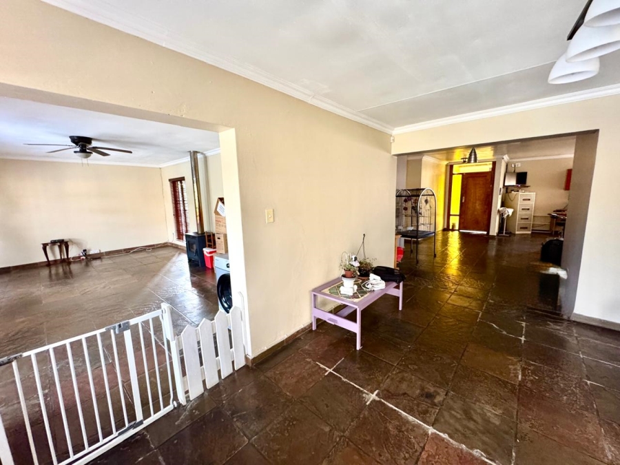 6 Bedroom Property for Sale in Kruinpark Mpumalanga