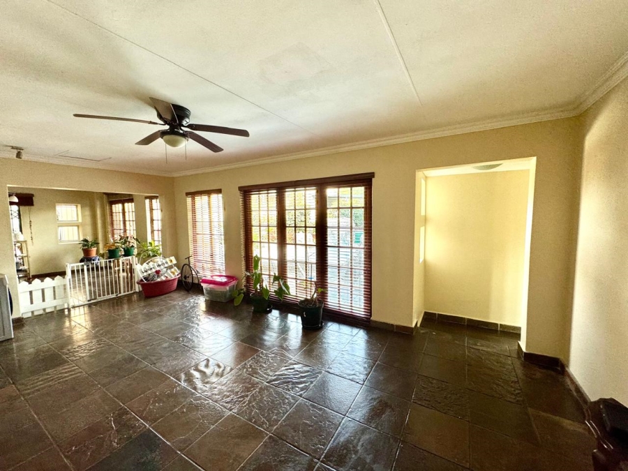 6 Bedroom Property for Sale in Kruinpark Mpumalanga