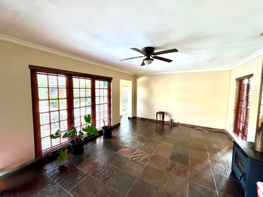 6 Bedroom Property for Sale in Kruinpark Mpumalanga