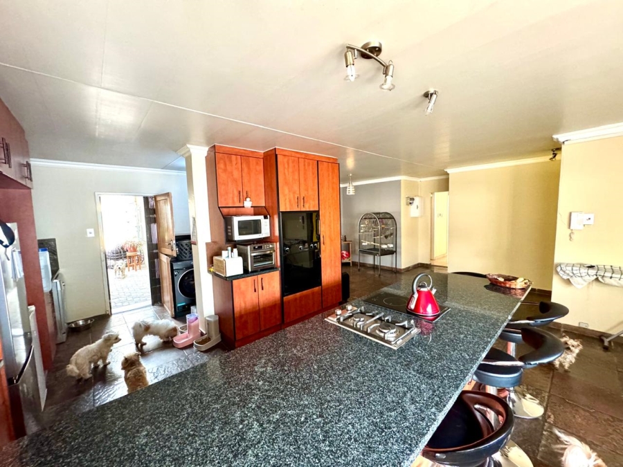 6 Bedroom Property for Sale in Kruinpark Mpumalanga