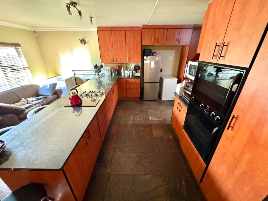 6 Bedroom Property for Sale in Kruinpark Mpumalanga