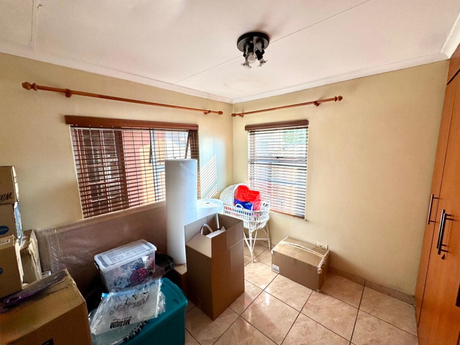 6 Bedroom Property for Sale in Kruinpark Mpumalanga