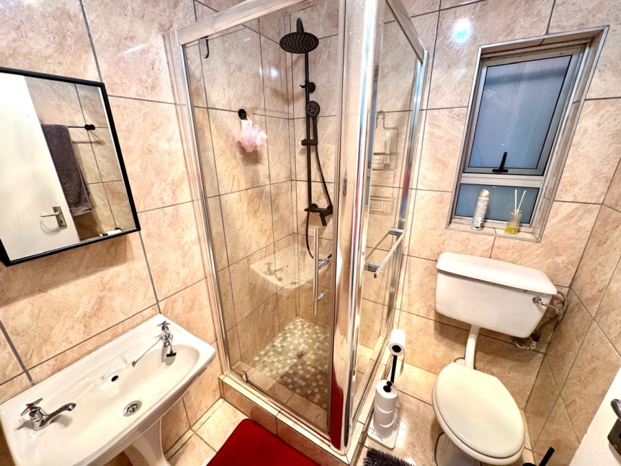 6 Bedroom Property for Sale in Kruinpark Mpumalanga