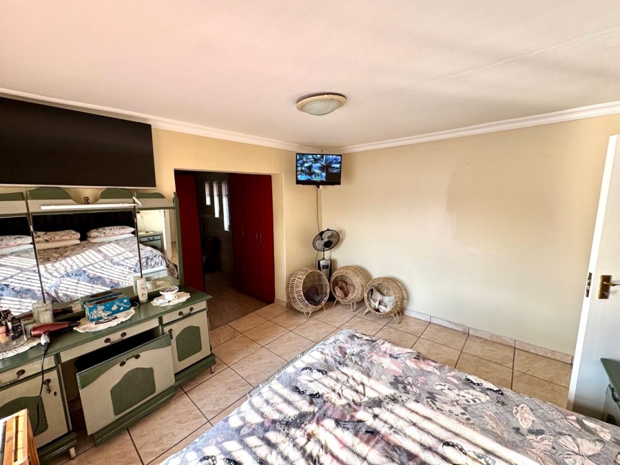 6 Bedroom Property for Sale in Kruinpark Mpumalanga