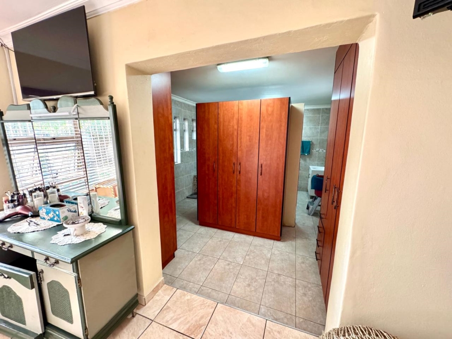 6 Bedroom Property for Sale in Kruinpark Mpumalanga