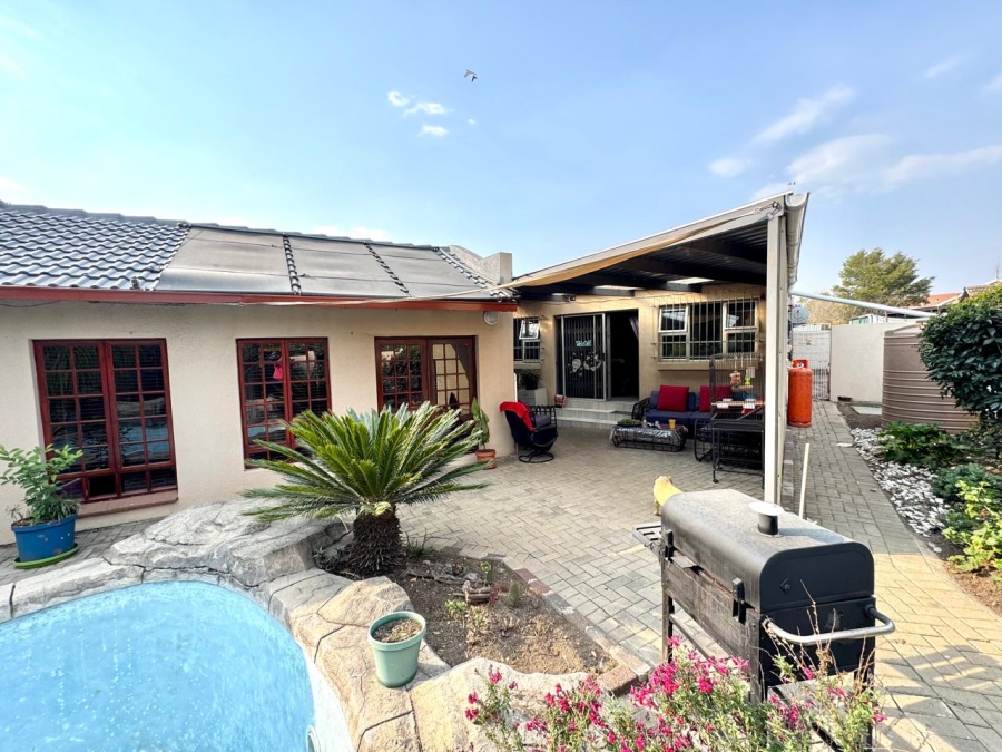 6 Bedroom Property for Sale in Kruinpark Mpumalanga