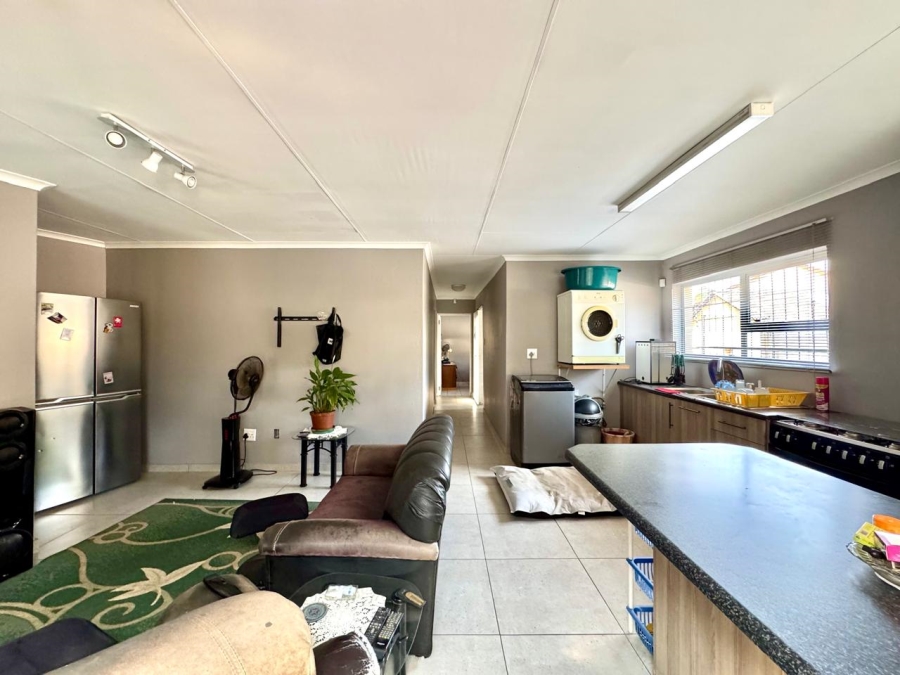 6 Bedroom Property for Sale in Kruinpark Mpumalanga