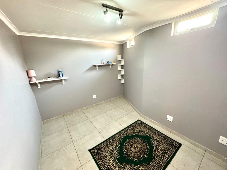 6 Bedroom Property for Sale in Kruinpark Mpumalanga