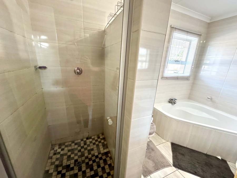 6 Bedroom Property for Sale in Kruinpark Mpumalanga