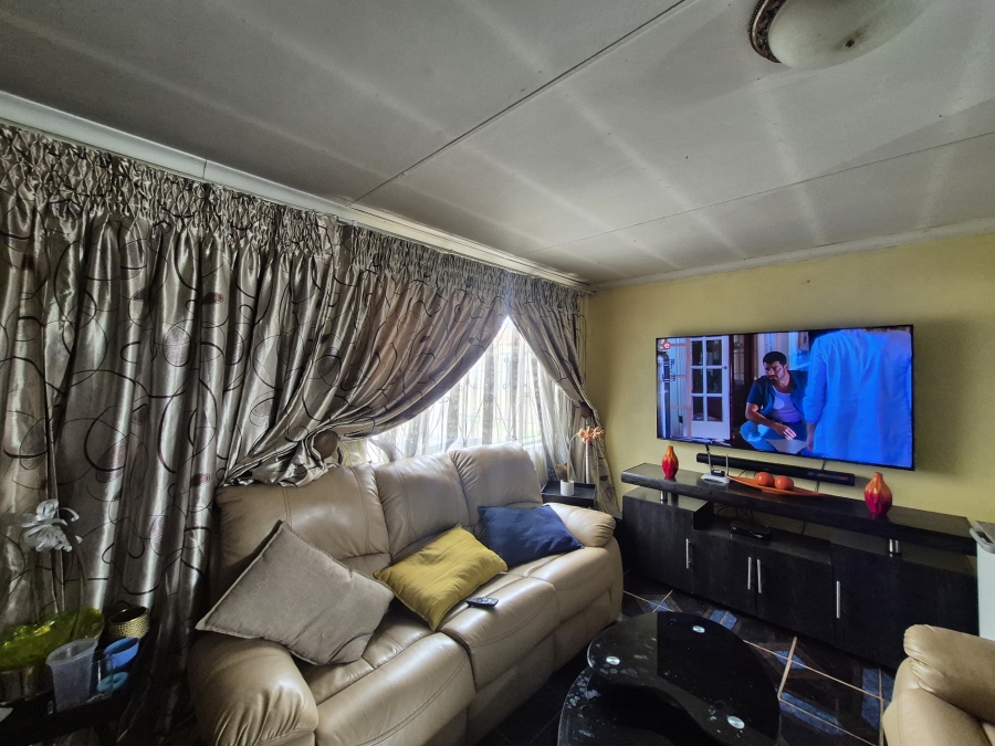 2 Bedroom Property for Sale in Embalenhle Mpumalanga