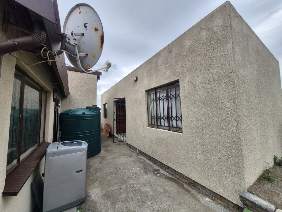 2 Bedroom Property for Sale in Embalenhle Mpumalanga