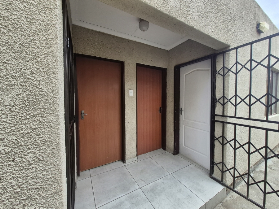 2 Bedroom Property for Sale in Embalenhle Mpumalanga