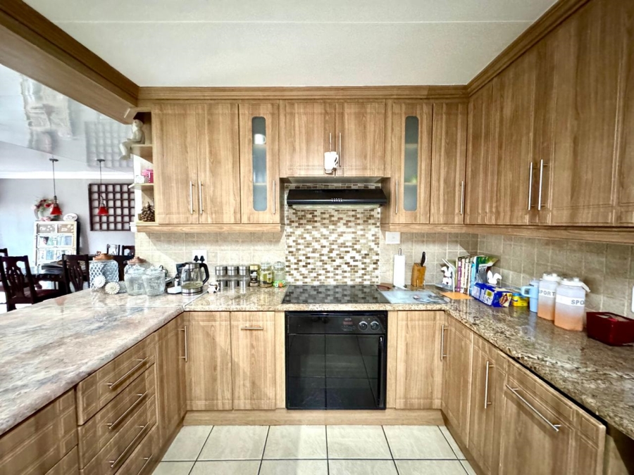 4 Bedroom Property for Sale in Sunset Park Mpumalanga