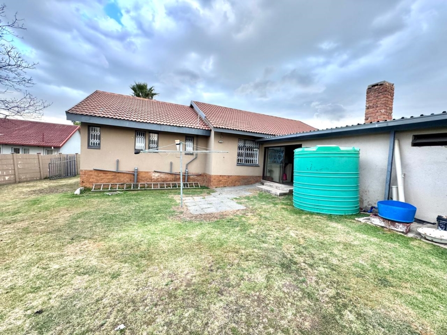 4 Bedroom Property for Sale in Sunset Park Mpumalanga