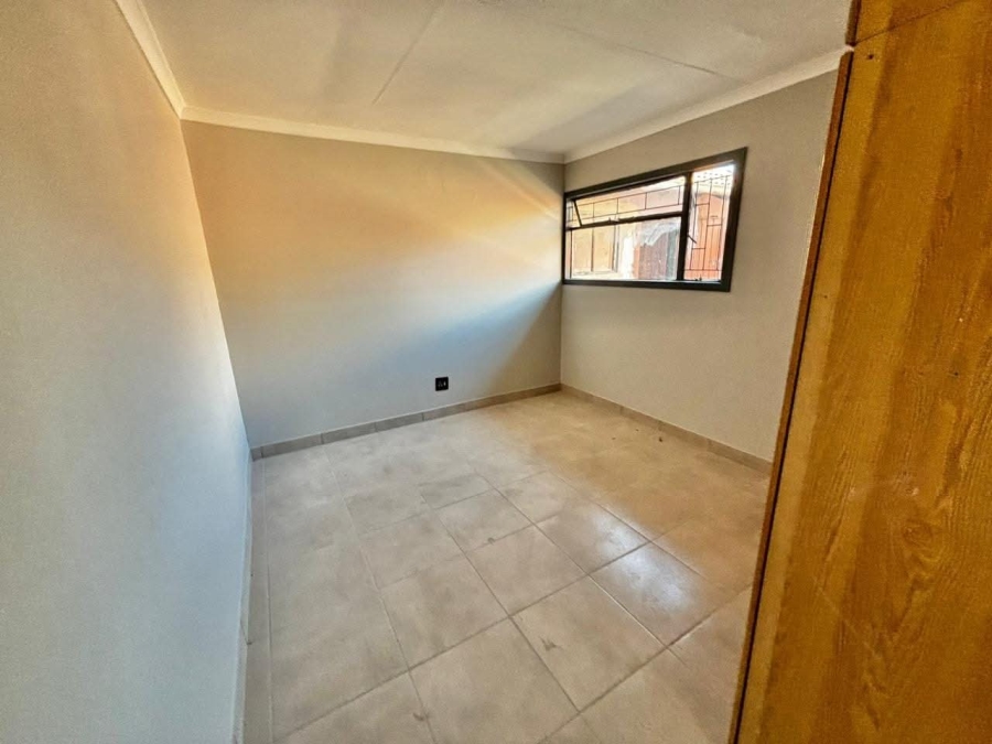 1 Bedroom Property for Sale in Cosmosrand Mpumalanga