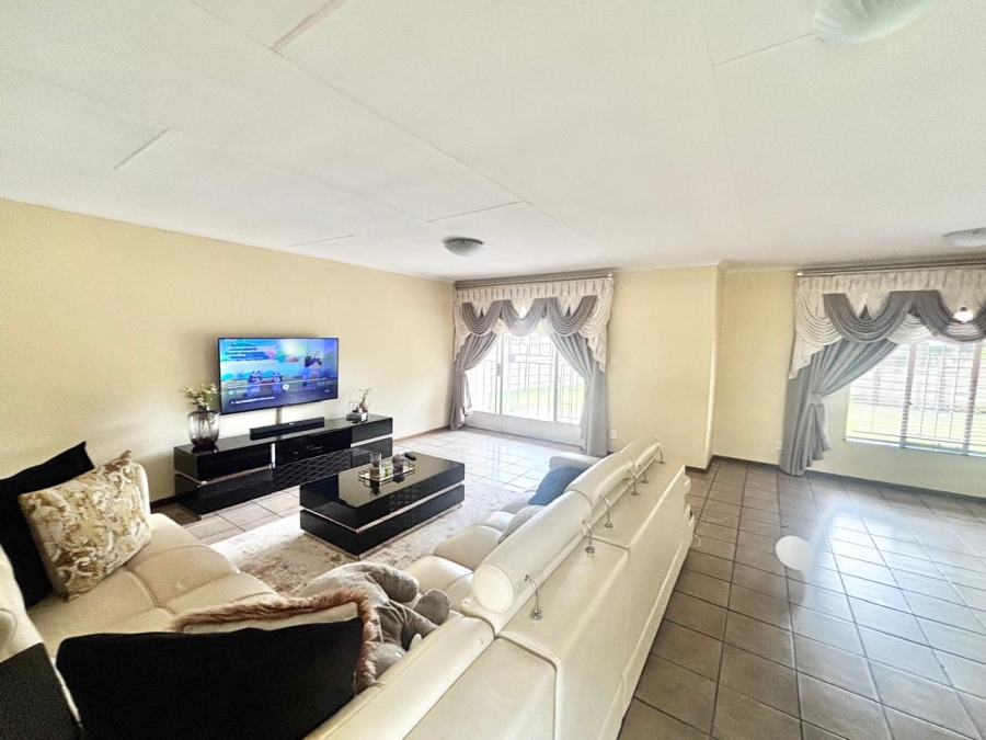 4 Bedroom Property for Sale in Kruinpark Mpumalanga