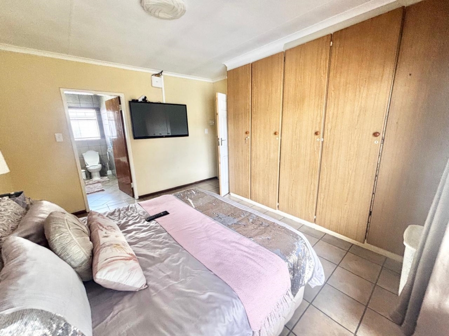 4 Bedroom Property for Sale in Kruinpark Mpumalanga