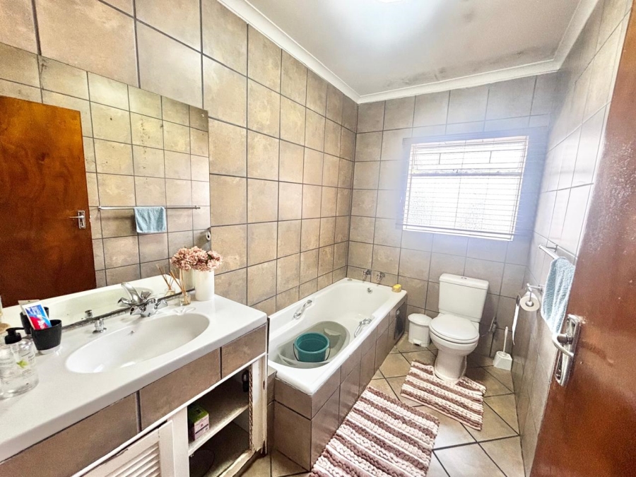 4 Bedroom Property for Sale in Kruinpark Mpumalanga