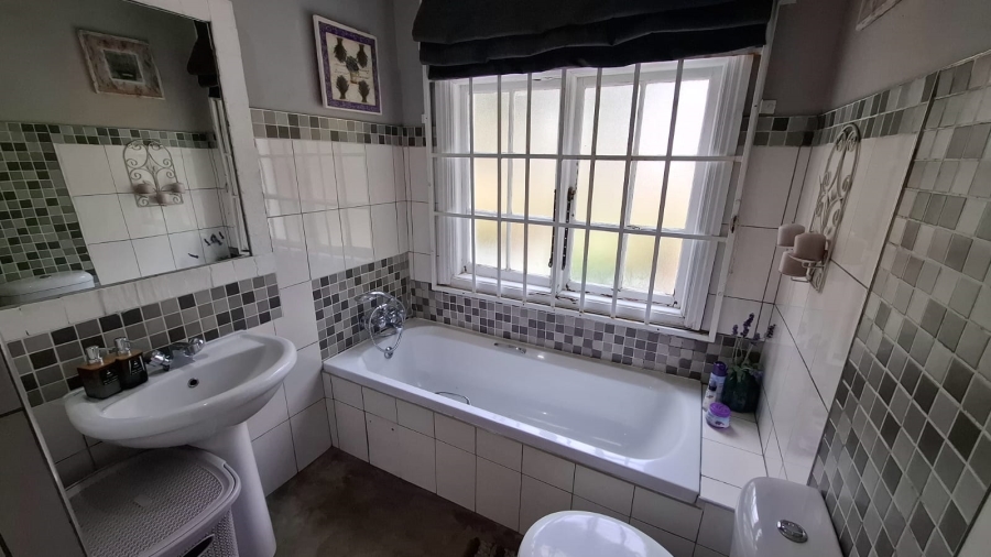 6 Bedroom Property for Sale in Volksrust Mpumalanga