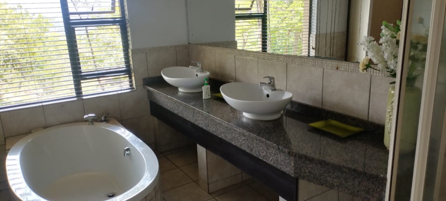 3 Bedroom Property for Sale in Ntulo Wildlife Estate Mpumalanga