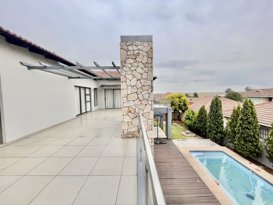 5 Bedroom Property for Sale in Secunda Mpumalanga