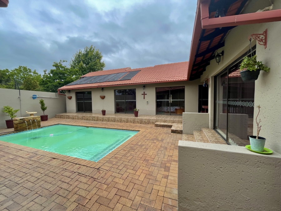 4 Bedroom Property for Sale in Secunda Mpumalanga