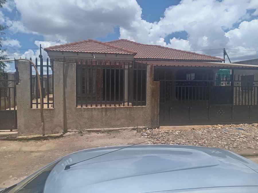 3 Bedroom Property for Sale in Hlalanikahle Mpumalanga