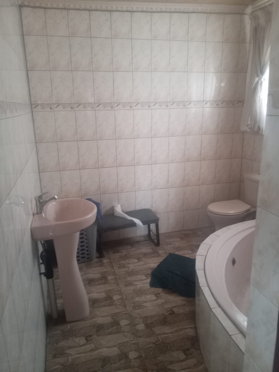 3 Bedroom Property for Sale in Hlalanikahle Mpumalanga