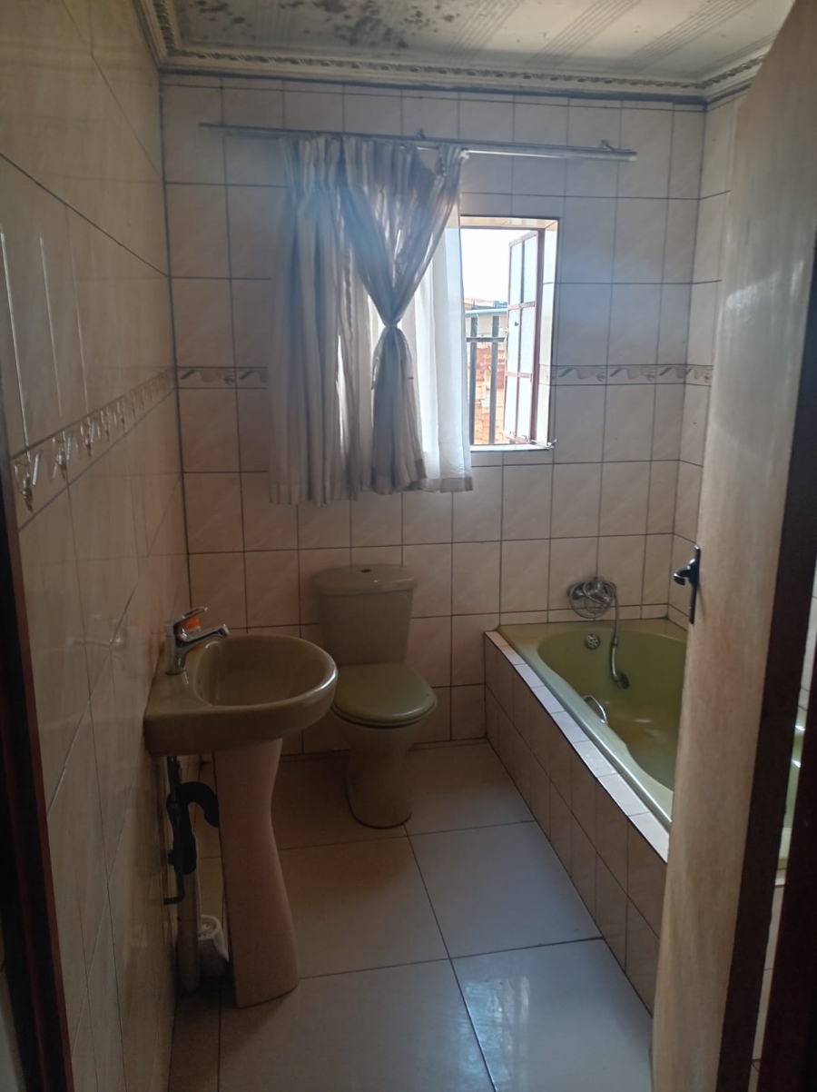 3 Bedroom Property for Sale in Hlalanikahle Mpumalanga