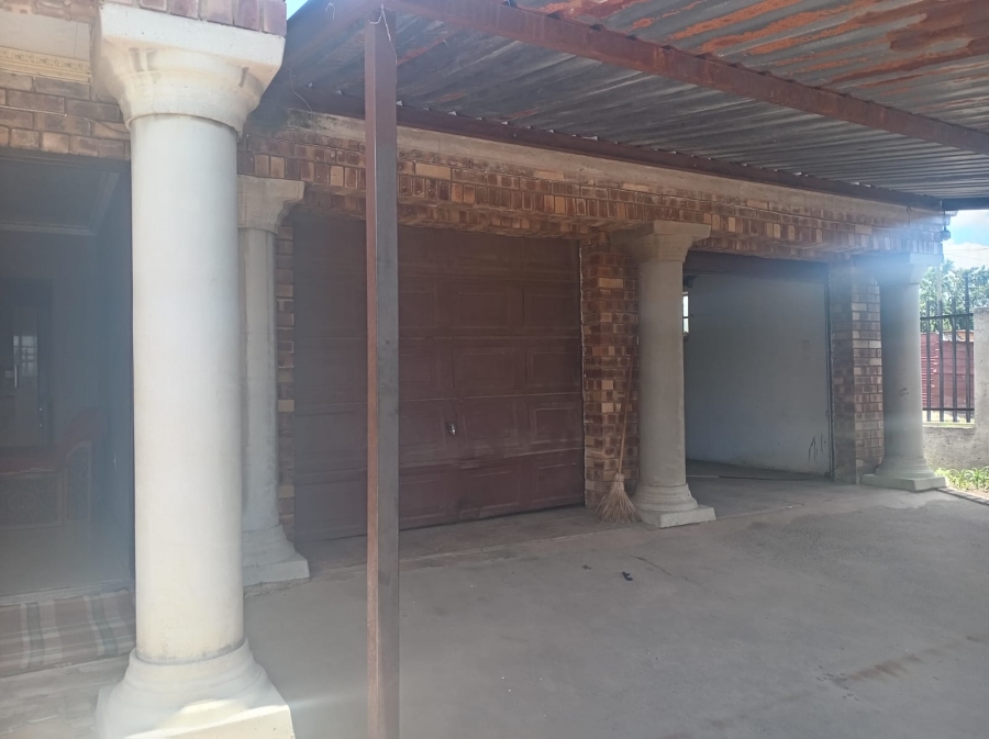 3 Bedroom Property for Sale in Hlalanikahle Mpumalanga