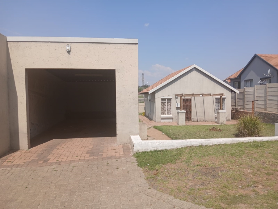 2 Bedroom Property for Sale in George Botha Park Mpumalanga