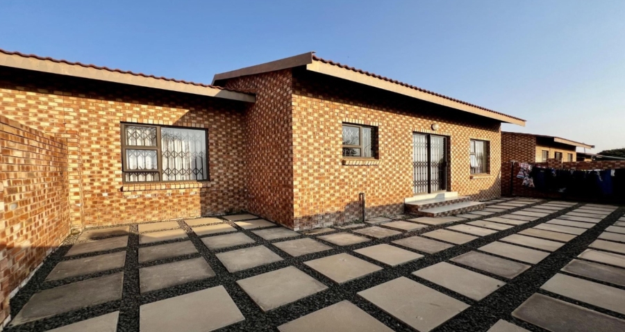 3 Bedroom Property for Sale in Nederlandpark Mpumalanga