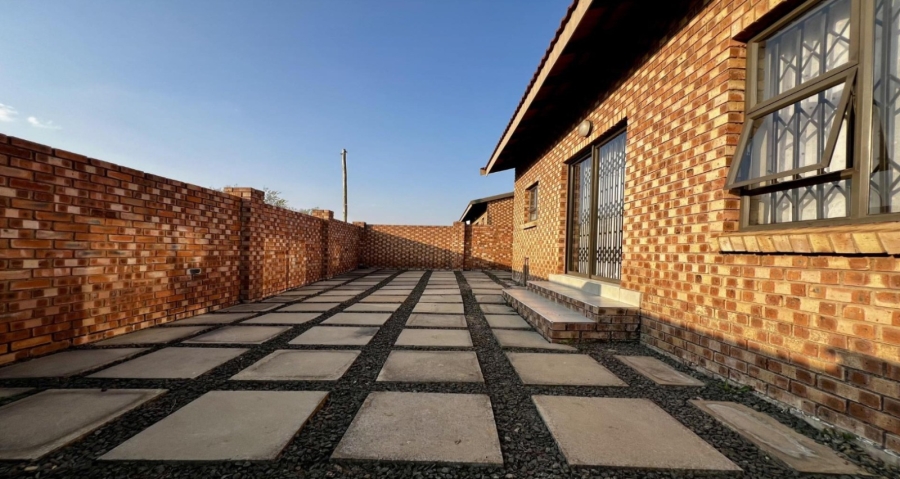 3 Bedroom Property for Sale in Nederlandpark Mpumalanga