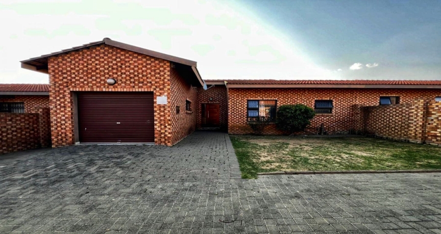 3 Bedroom Property for Sale in Nederlandpark Mpumalanga