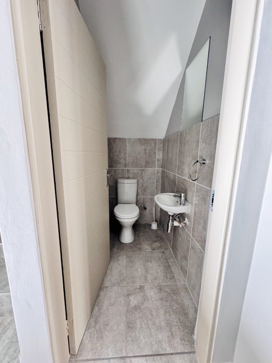 3 Bedroom Property for Sale in Die Heuwel Ext 2 Mpumalanga